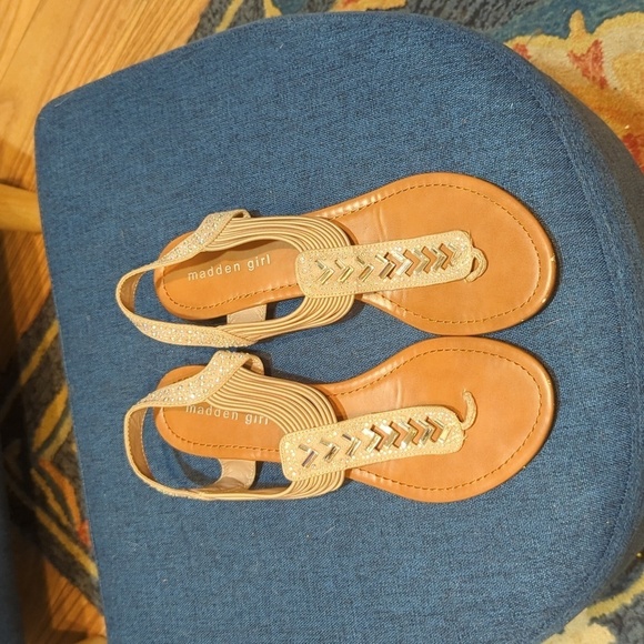 Madden Girl Rhinestone T-strap flat sandals, women's size 10M - Picture 3 of 5